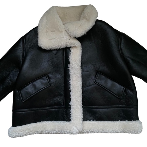 Prettylittlething Black Faux Fur Lined Faux Leather Buckled Aviator Jacket - Picture 5 of 6